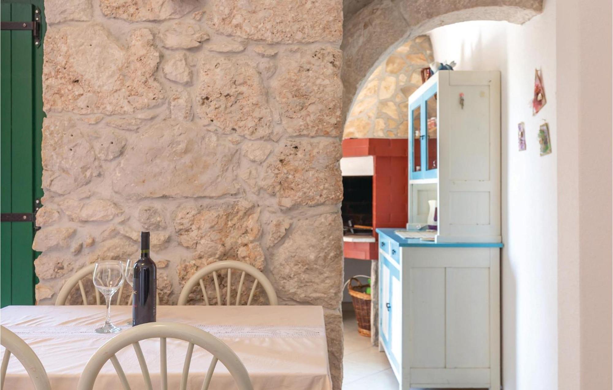 Awesome Home In Podgora With Kitchen Exterior photo