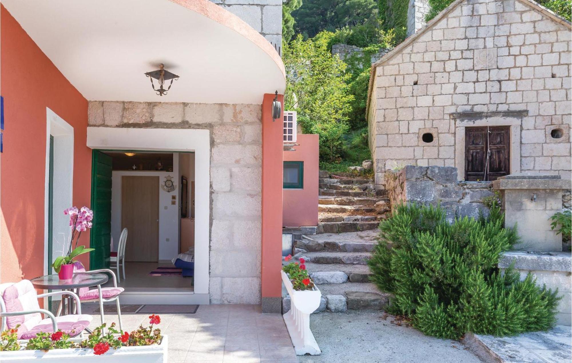 Awesome Home In Podgora With Kitchen Exterior photo